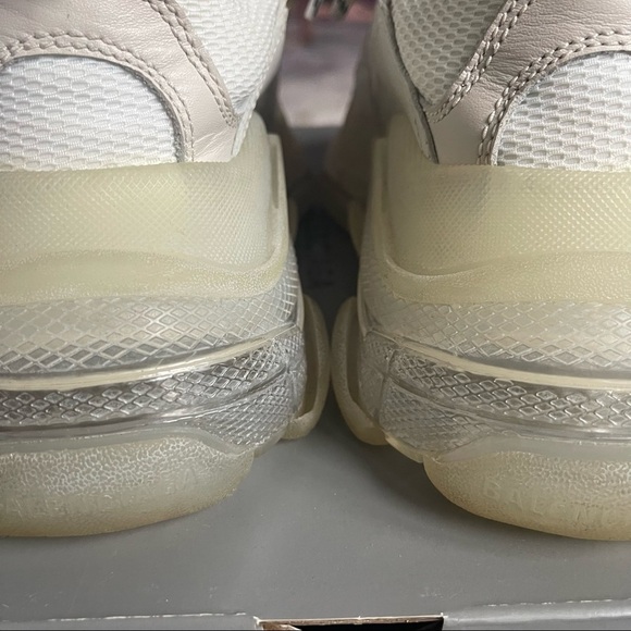 BALENCIAGA WOMEN'S TRIPLE S SNEAKER CLEAR SOLE IN WHITE - Picture 9 of 9